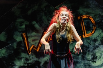 R: Kaja Dymnicki & Alexander Pschill, Theater an der Gumpendorfer Straße 2024 © Anna Stoecher